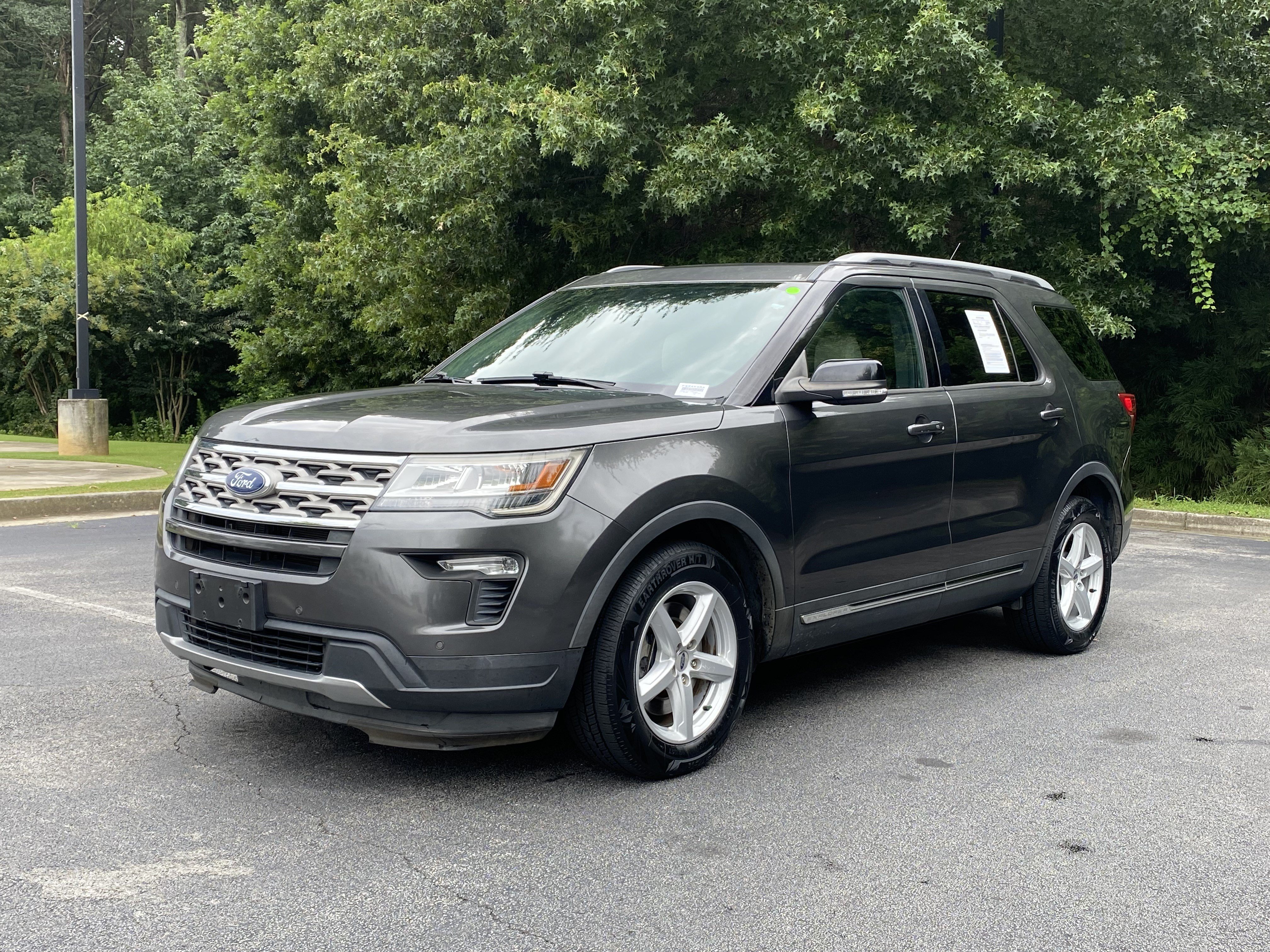 Used 2018 Ford Explorer XLT w/ Equipment Group 202A FWD image 5
