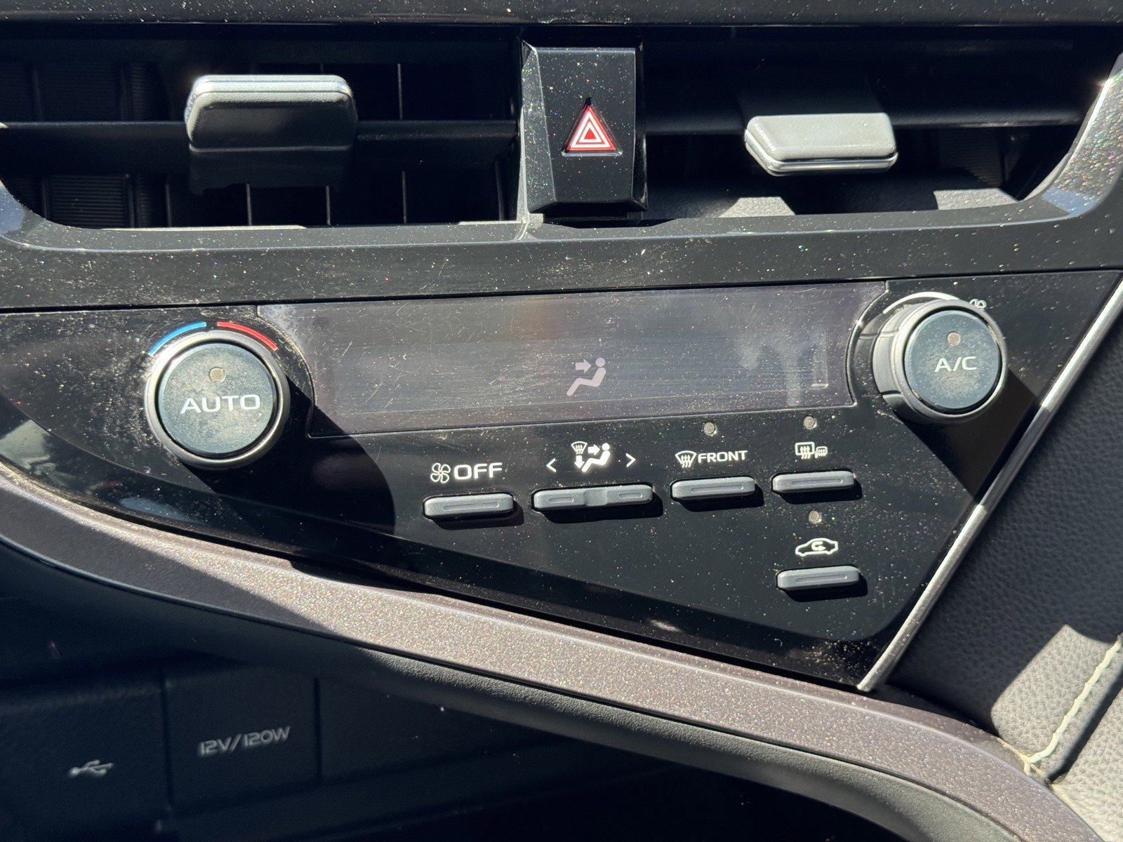 Used 2021 Toyota Camry SE w/ Convenience Package image 18