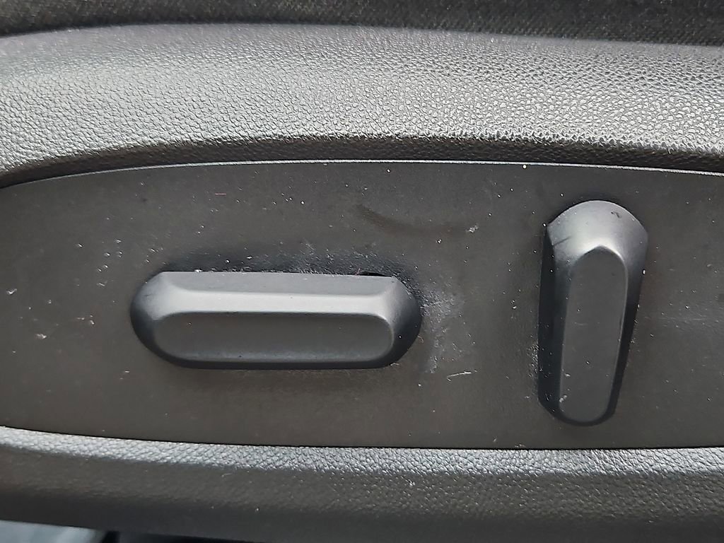 Used 2019 GMC Acadia SLE w/ Driver Alert Package I image 30