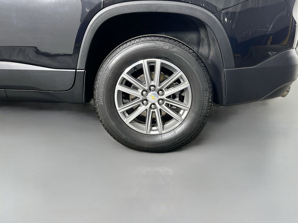Used 2023 Chevrolet Traverse LT w/ LPO, Floor Liner Package FWD image 30
