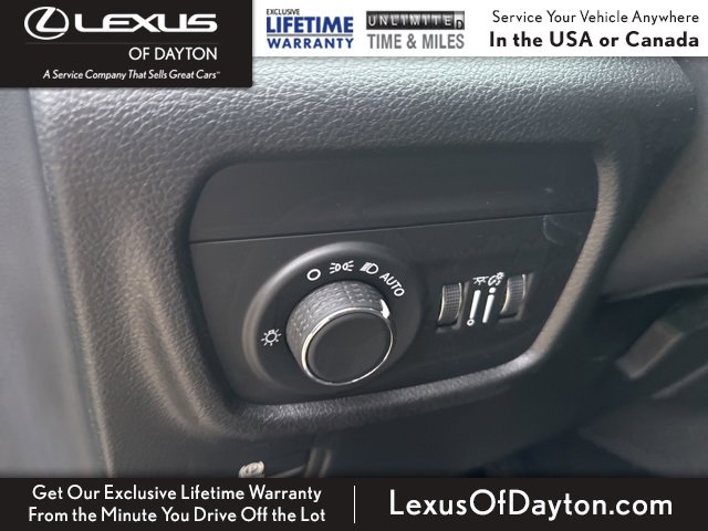 Used 2023 Jeep Grand Cherokee L Laredo image 12