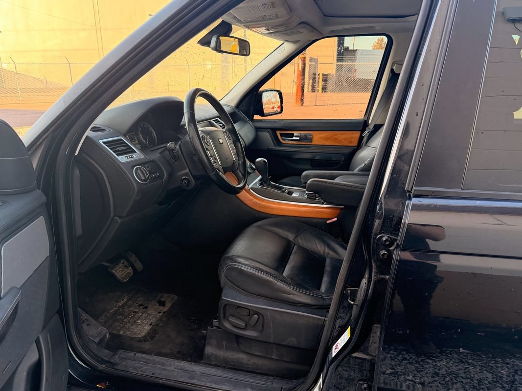 Used 2011 Land Rover Range Rover Sport HSE AWD/4WD image 9