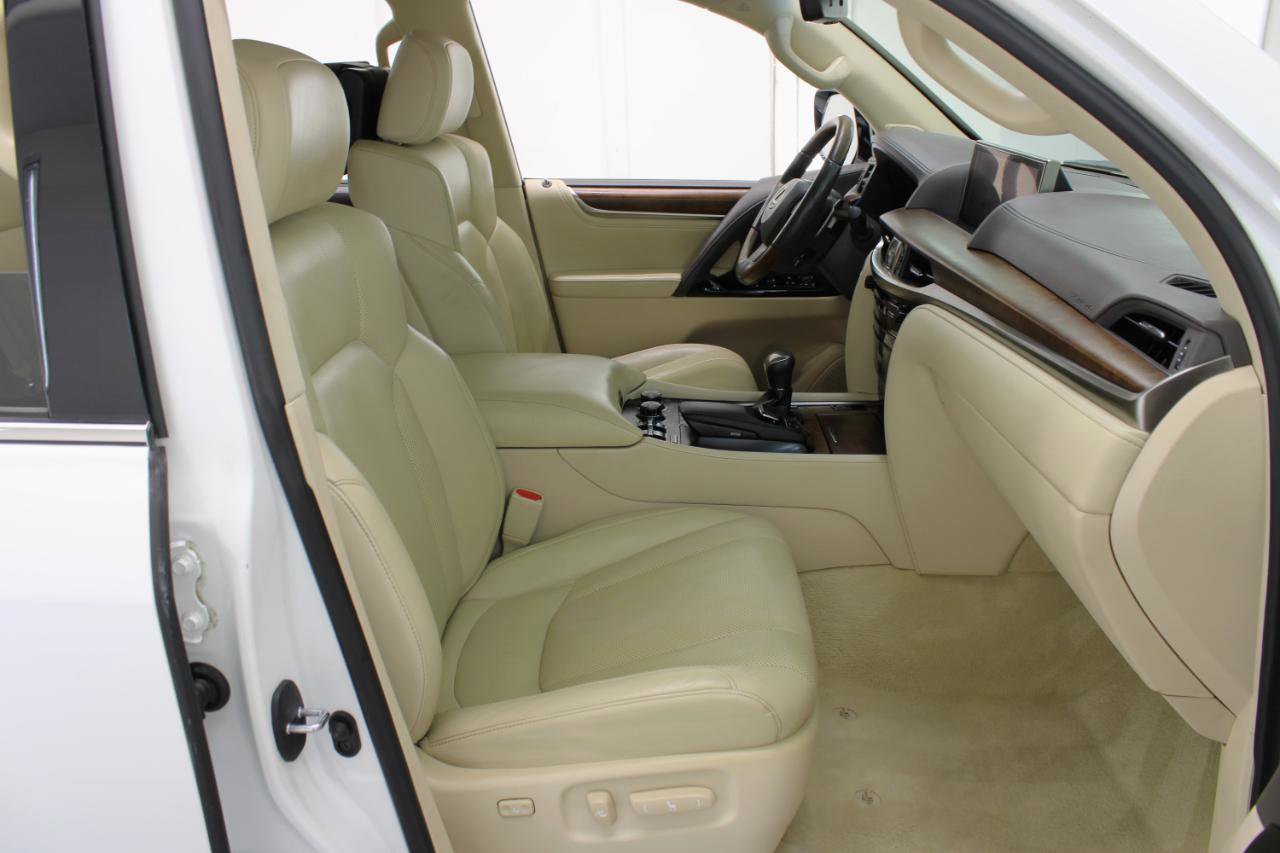 Used 2017 Lexus LX 570 4WD w/ Luxury Package image 52