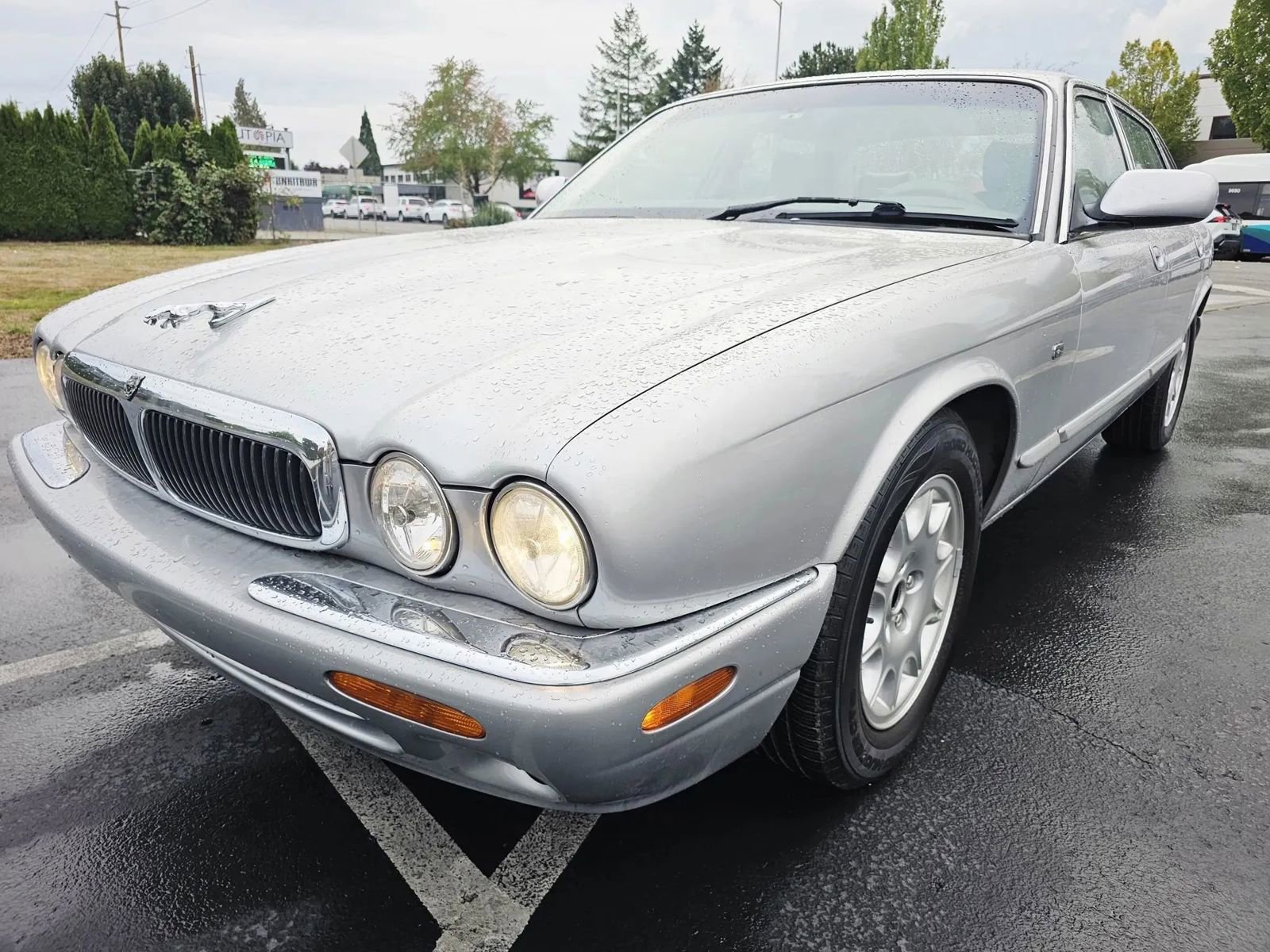 Used 2001 Jaguar XJ8 image 1