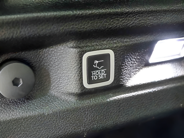 Used 2023 Jeep Grand Cherokee L Laredo AWD/4WD image 27