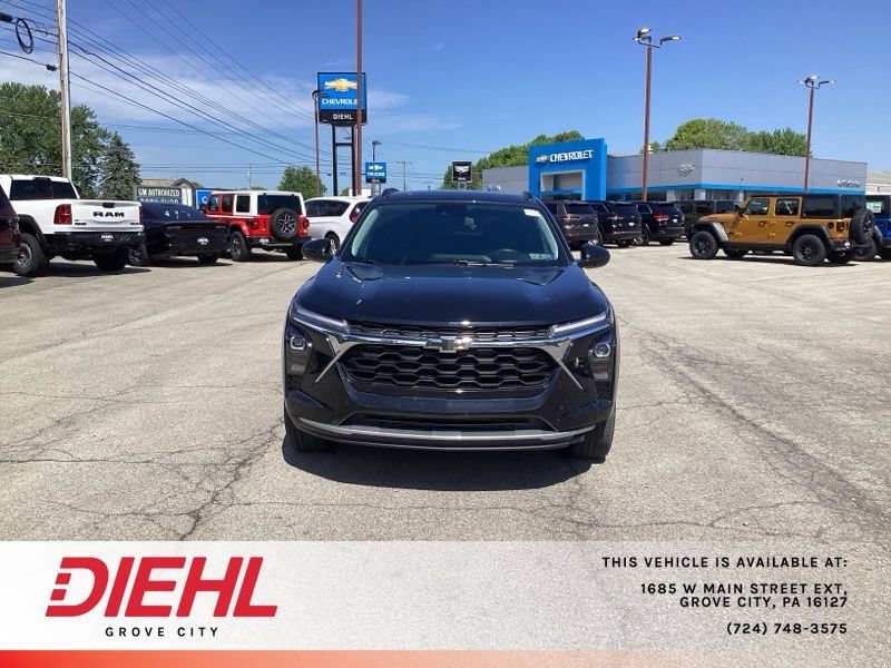 Used 2024 Chevrolet Trax LT w/ Driver Confidence Package FWD image 2