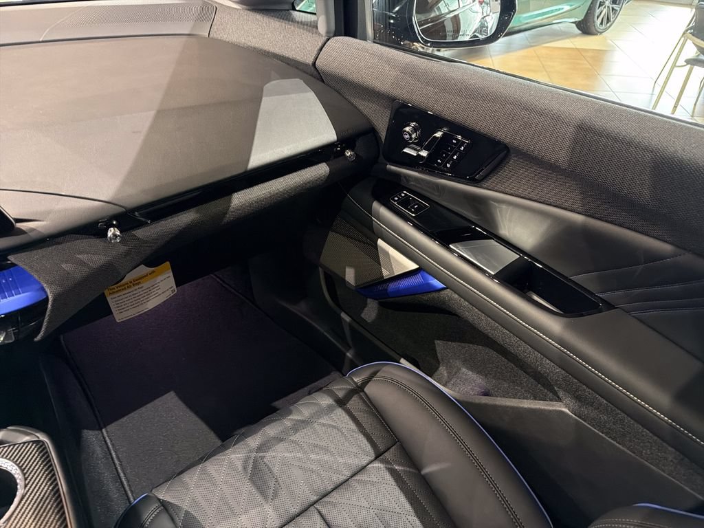 New 2026 Cadillac Optiq V w/ LPO, ONYX Package AWD/4WD image 15