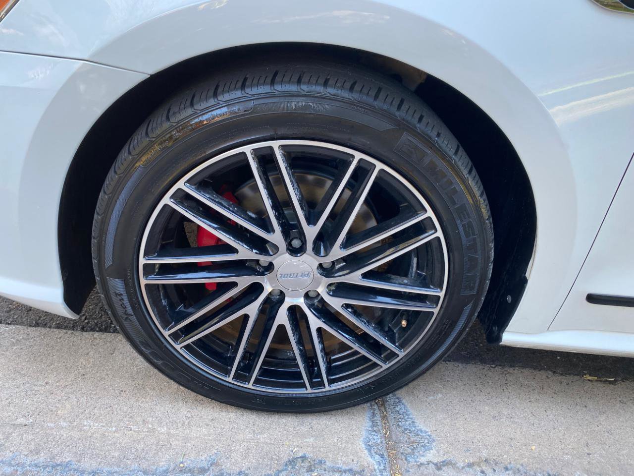 Used 2018 Volkswagen Passat GT FWD image 19