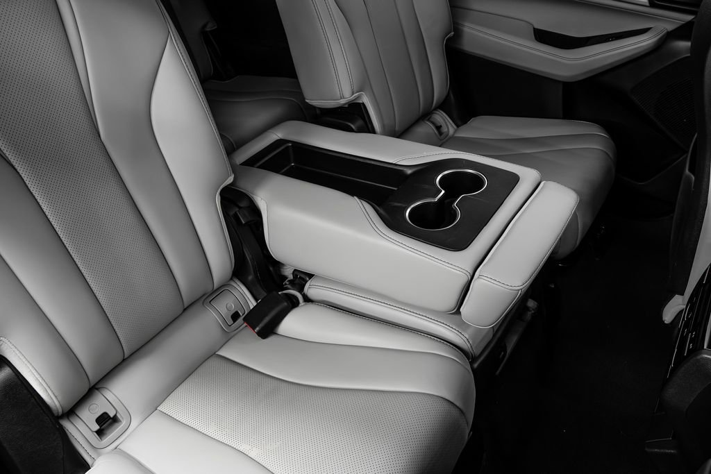 Certified 2023 Acura MDX FWD w/ Technology Package image 36