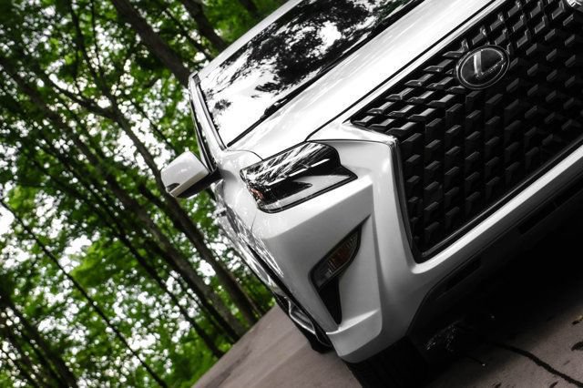 Used 2020 Lexus GX 460 AWD/4WD image 3