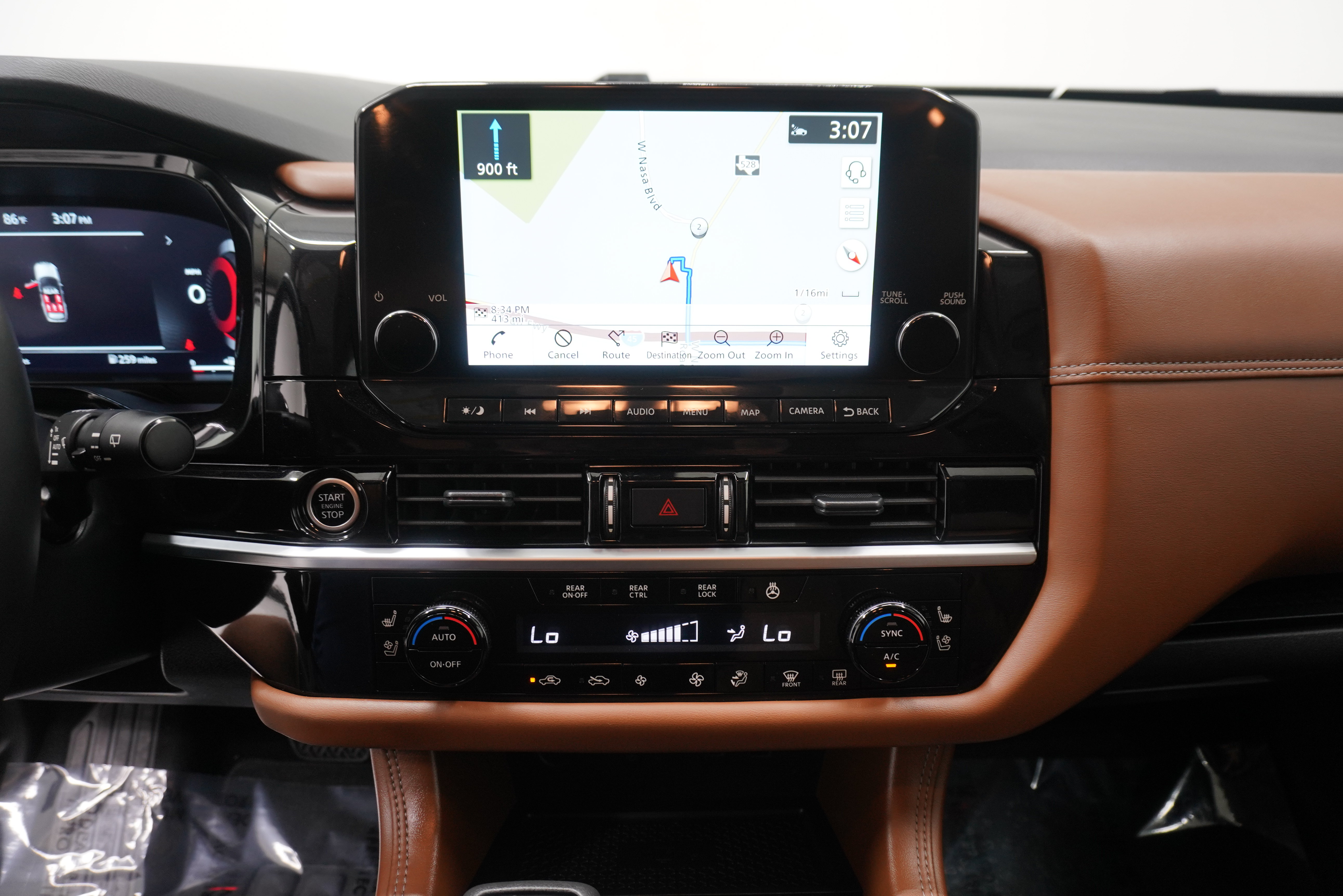 Used 2024 Nissan Pathfinder Platinum w/ Lighting Package (N93) FWD image 23