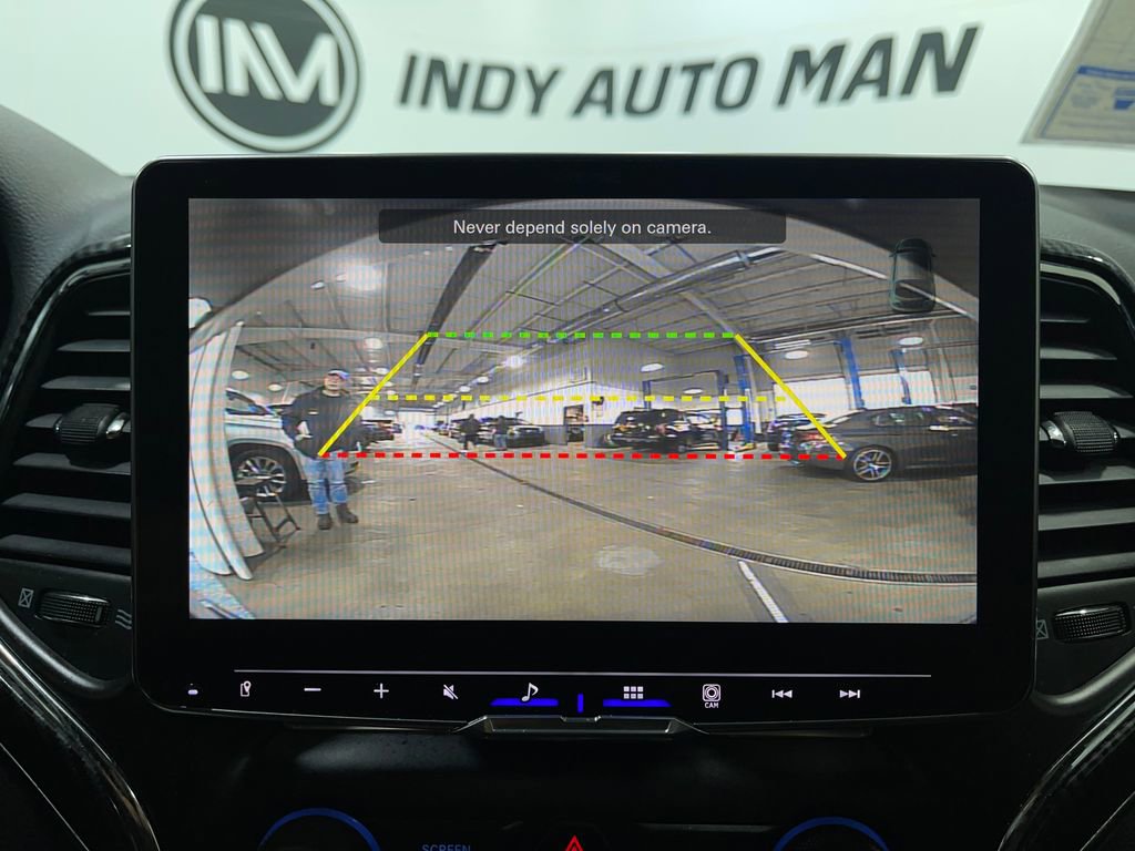 Used 2017 Jeep Grand Cherokee Limited image 10