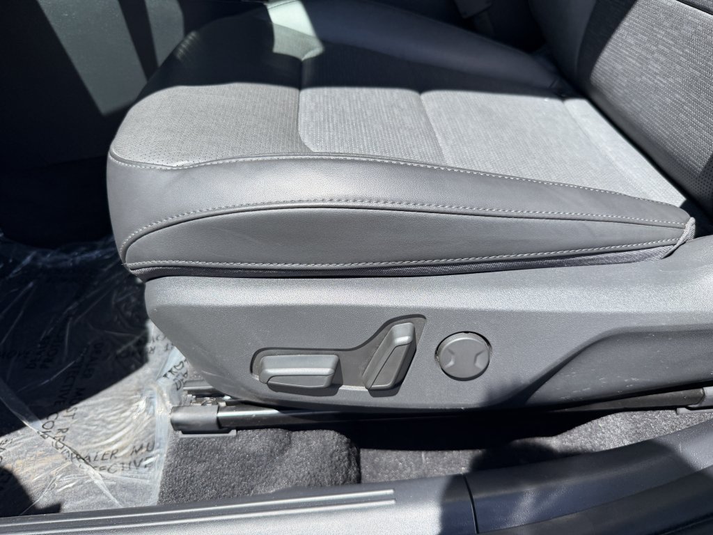 Used 2024 Kia Niro SX Touring FWD image 29