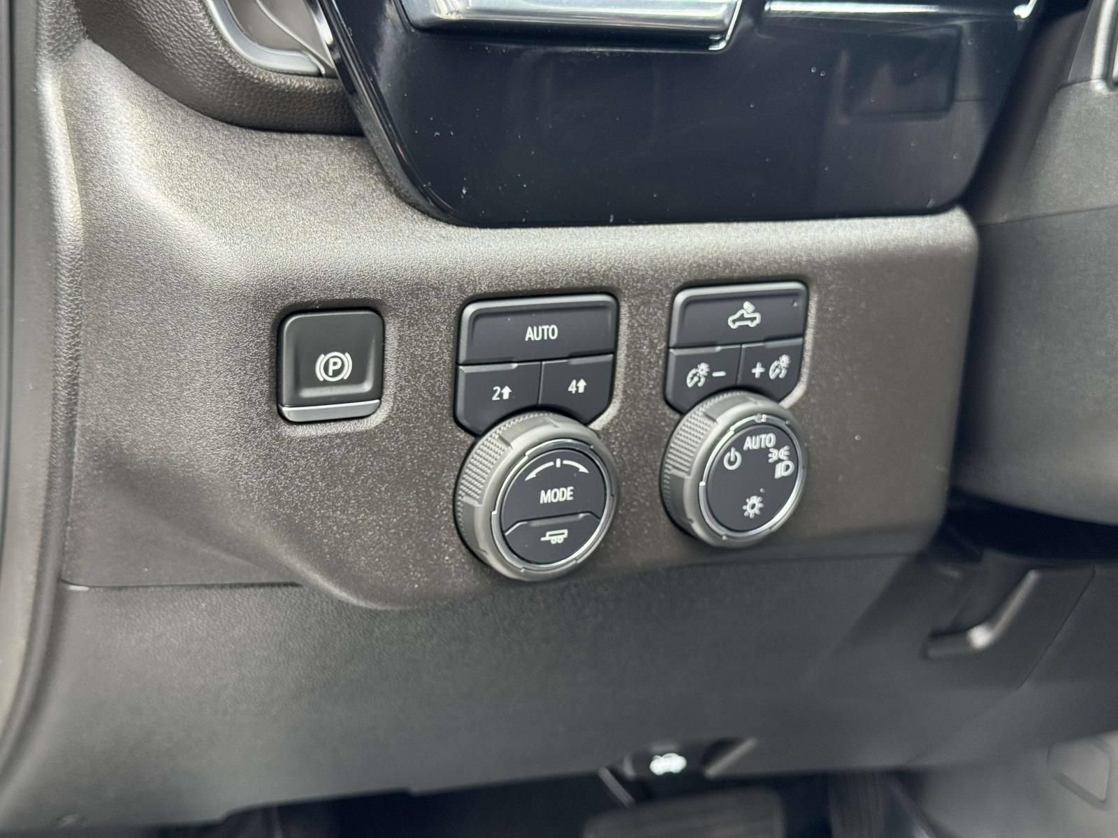 Used 2024 Chevrolet Silverado 1500 LT AWD/4WD image 16