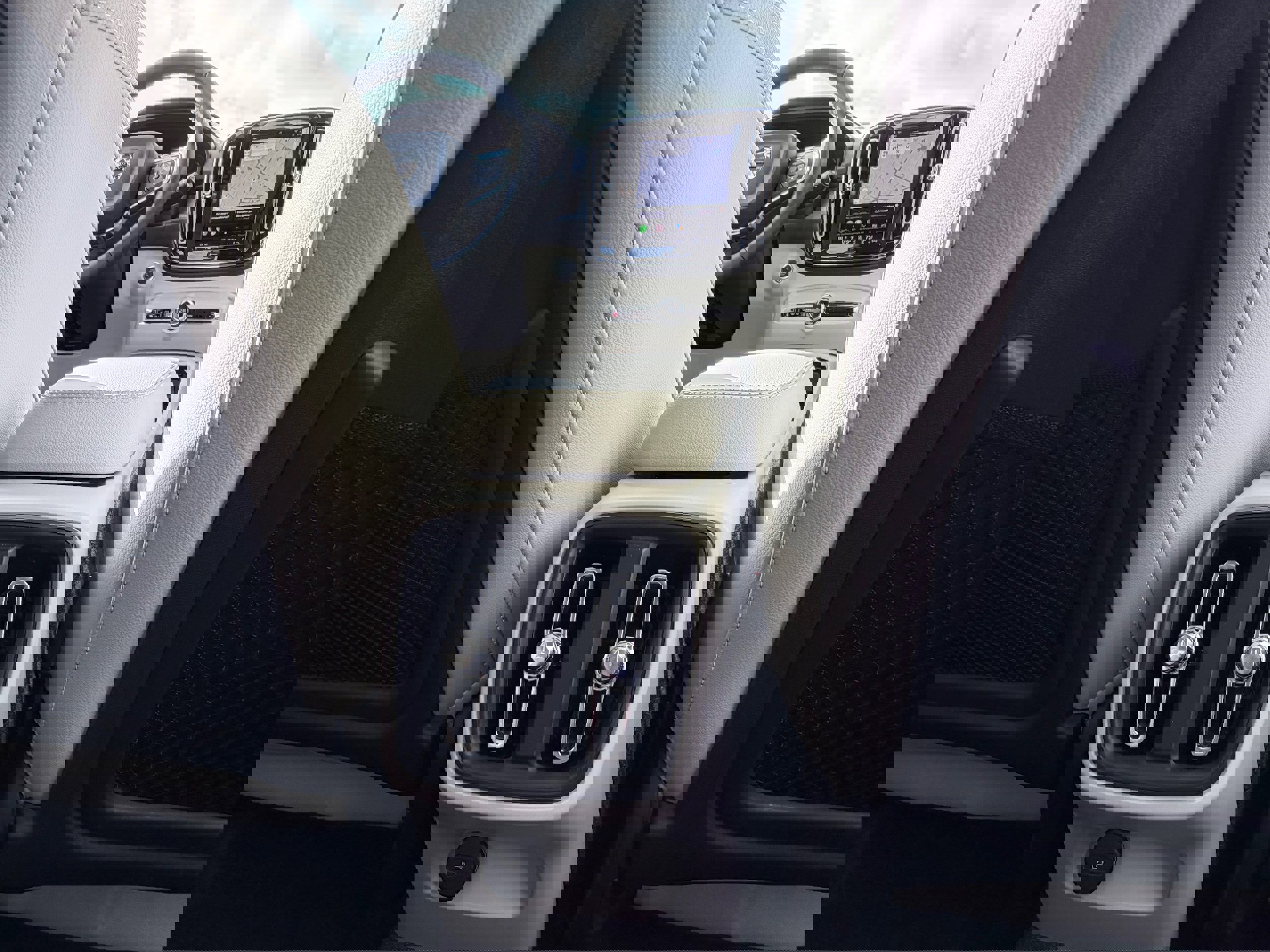 New 2026 Volvo XC40 B4 Plus w/ Protection Package Premier image 11