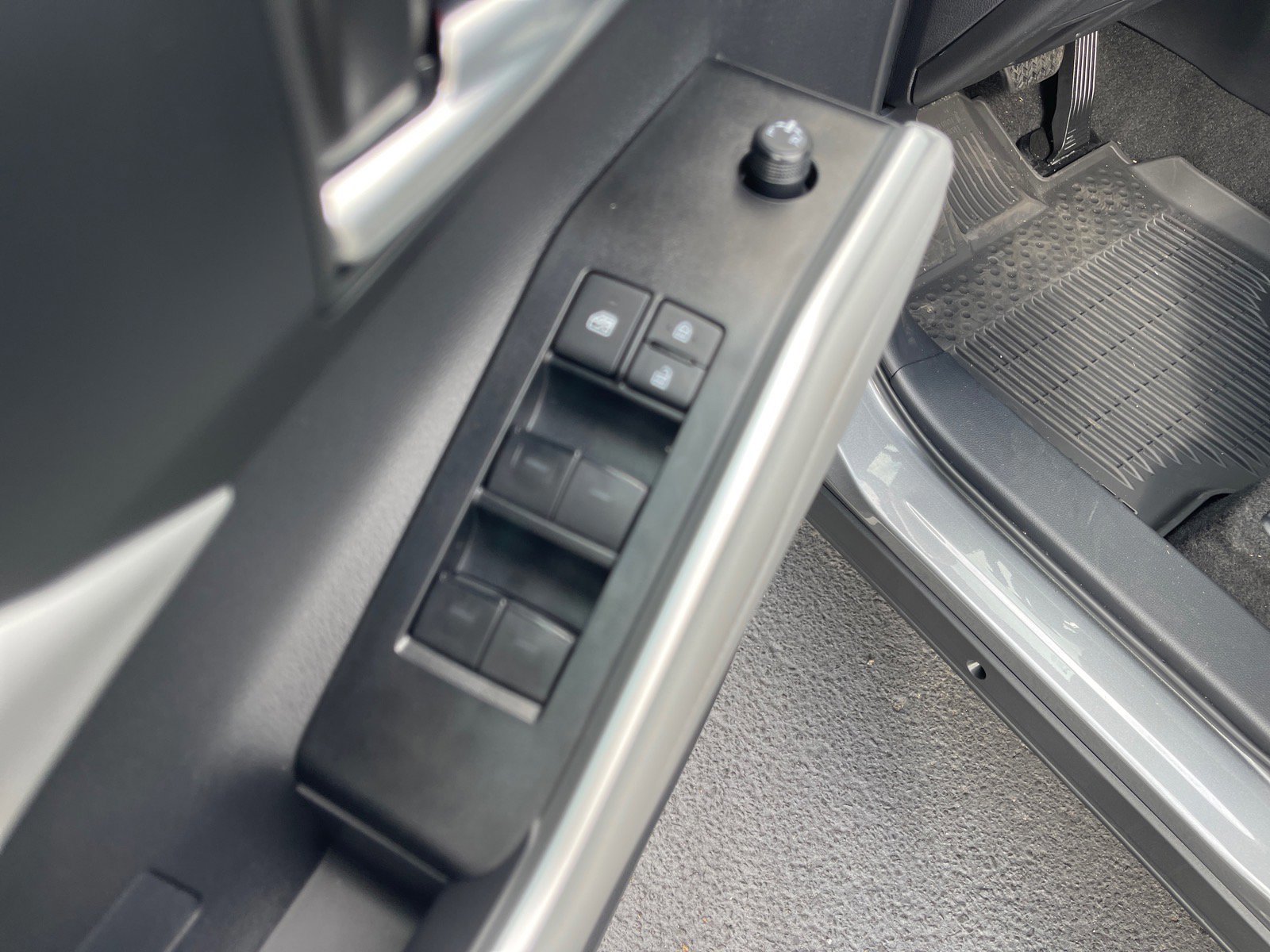 New 2026 Toyota Highlander XLE image 7