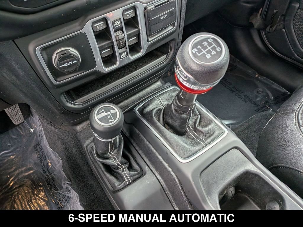 Used 2018 Jeep Wrangler Unlimited Sahara AWD/4WD image 8