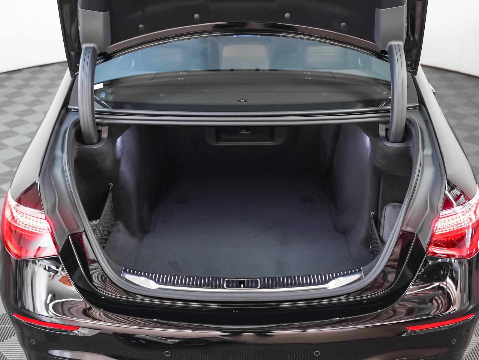 New 2026 Mercedes-Benz S 580 4MATIC Sedan image 11