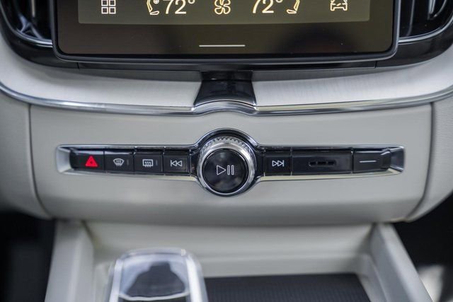 New 2026 Volvo XC60 B5 Ultra w/ Protection Package Premier image 24