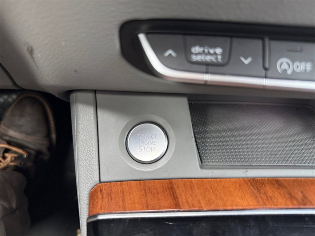 Used 2022 Audi Q5 2.0T Premium w/ Convenience Package image 30