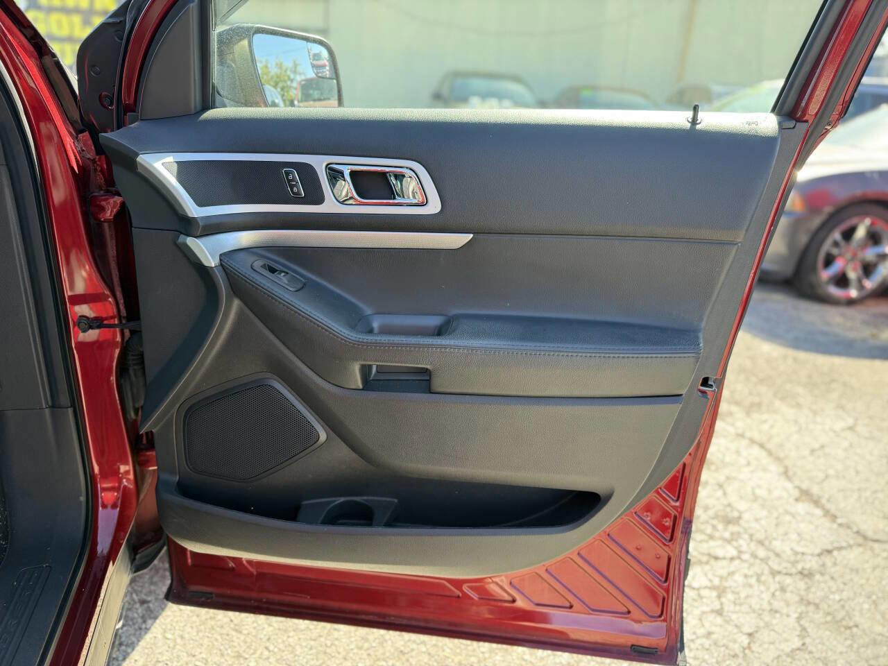 Used 2013 Ford Explorer XLT AWD/4WD image 29