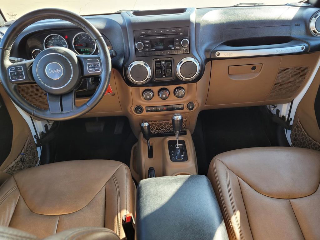 Used 2017 Jeep Wrangler Unlimited Rubicon w/ Connectivity Group image 19