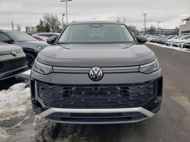 New 2026 Volkswagen Tiguan SE image 2