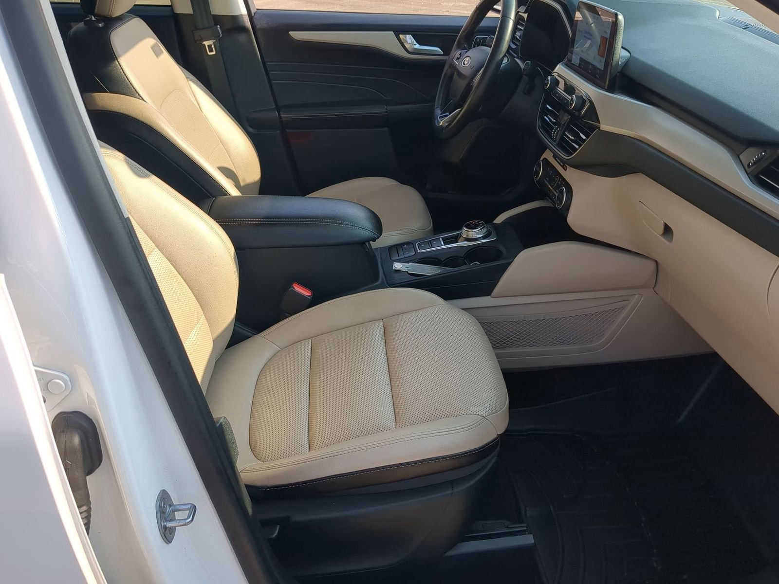 Used 2021 Ford Escape SEL w/ Technology Package image 25