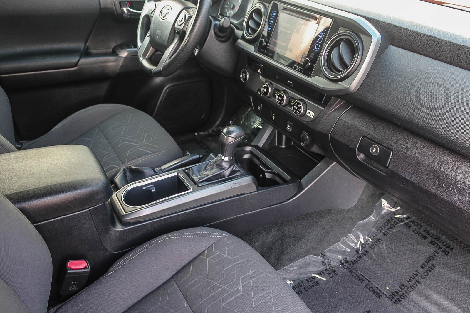 Used 2016 Toyota Tacoma TRD Sport w/ Towing Package image 17
