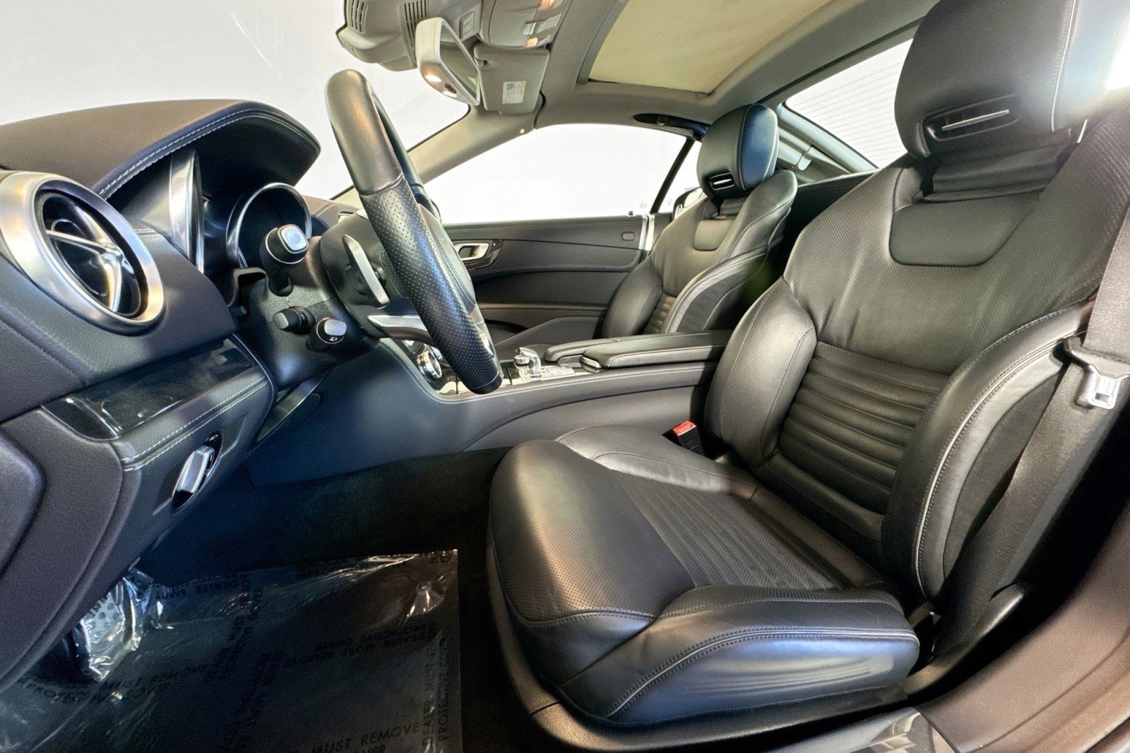 Used 2017 Mercedes-Benz SL 550 image 15