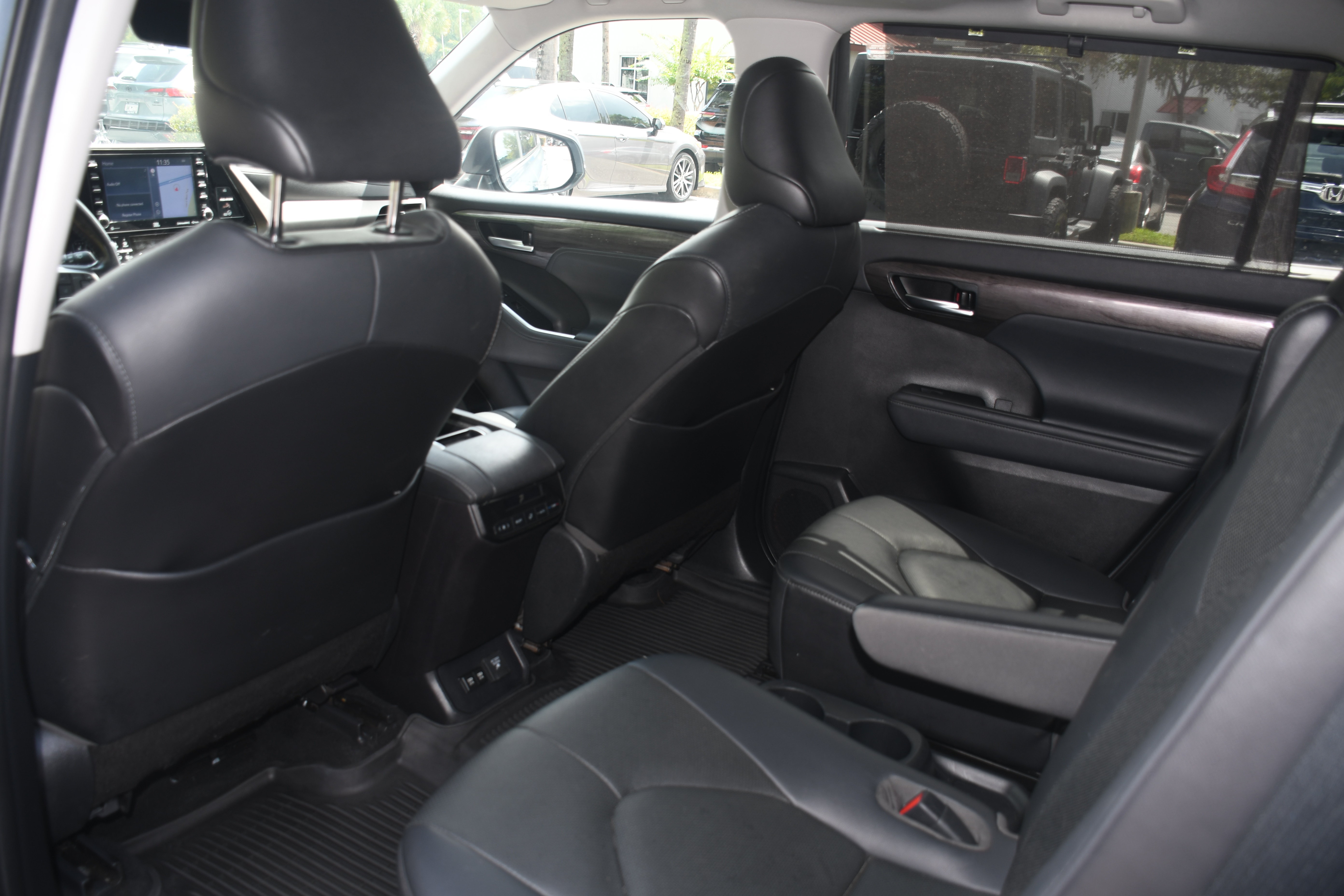 Certified 2021 Toyota Highlander Limited AWD/4WD image 17