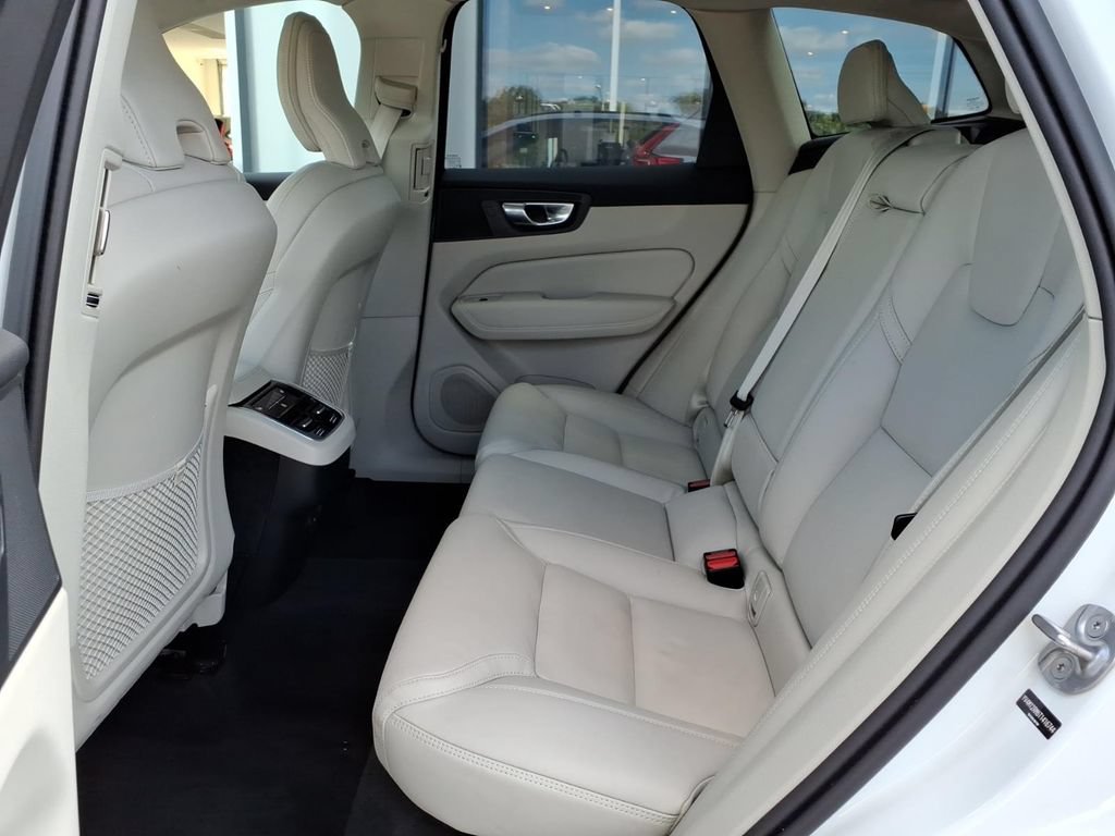 Certified 2026 Volvo XC60 B5 Ultra AWD/4WD image 8