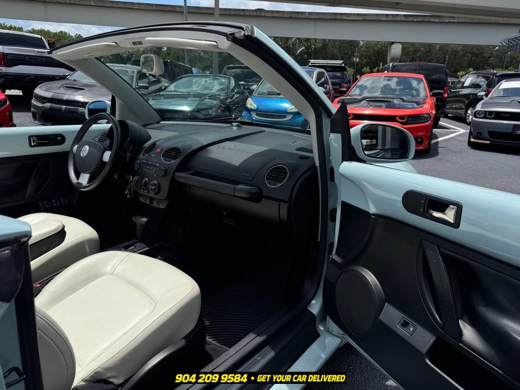 Used 2010 Volkswagen Beetle Final Edition FWD image 24