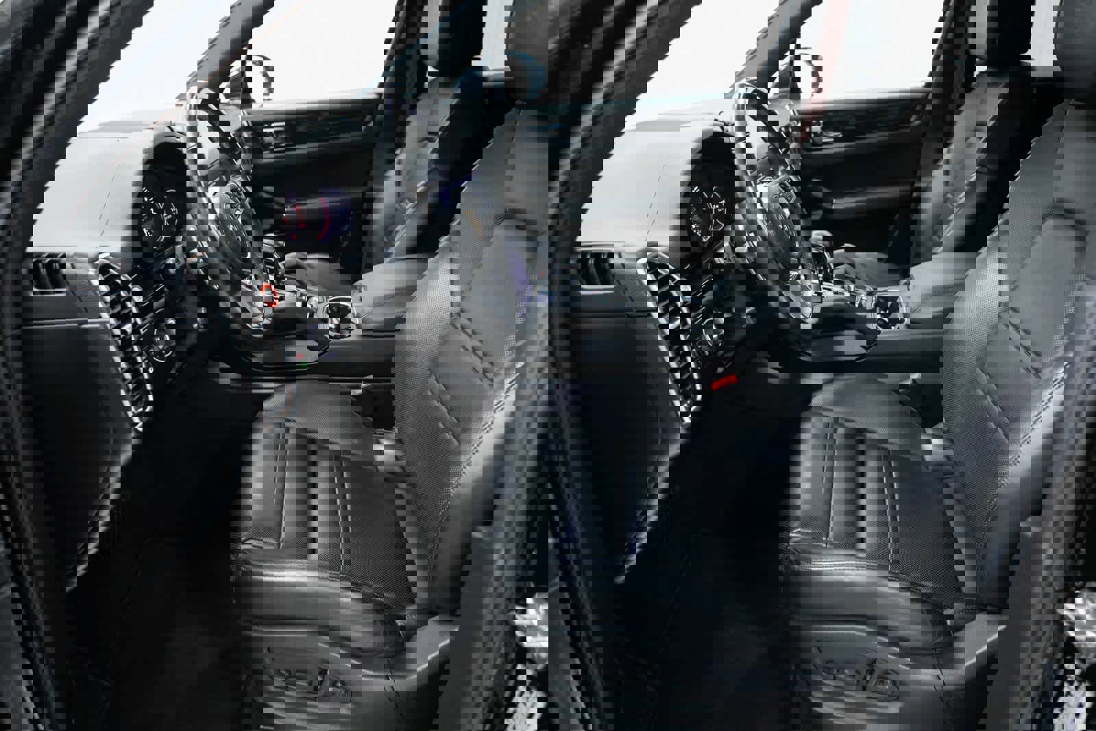 Certified 2023 Porsche Cayenne Platinum Edition image 16