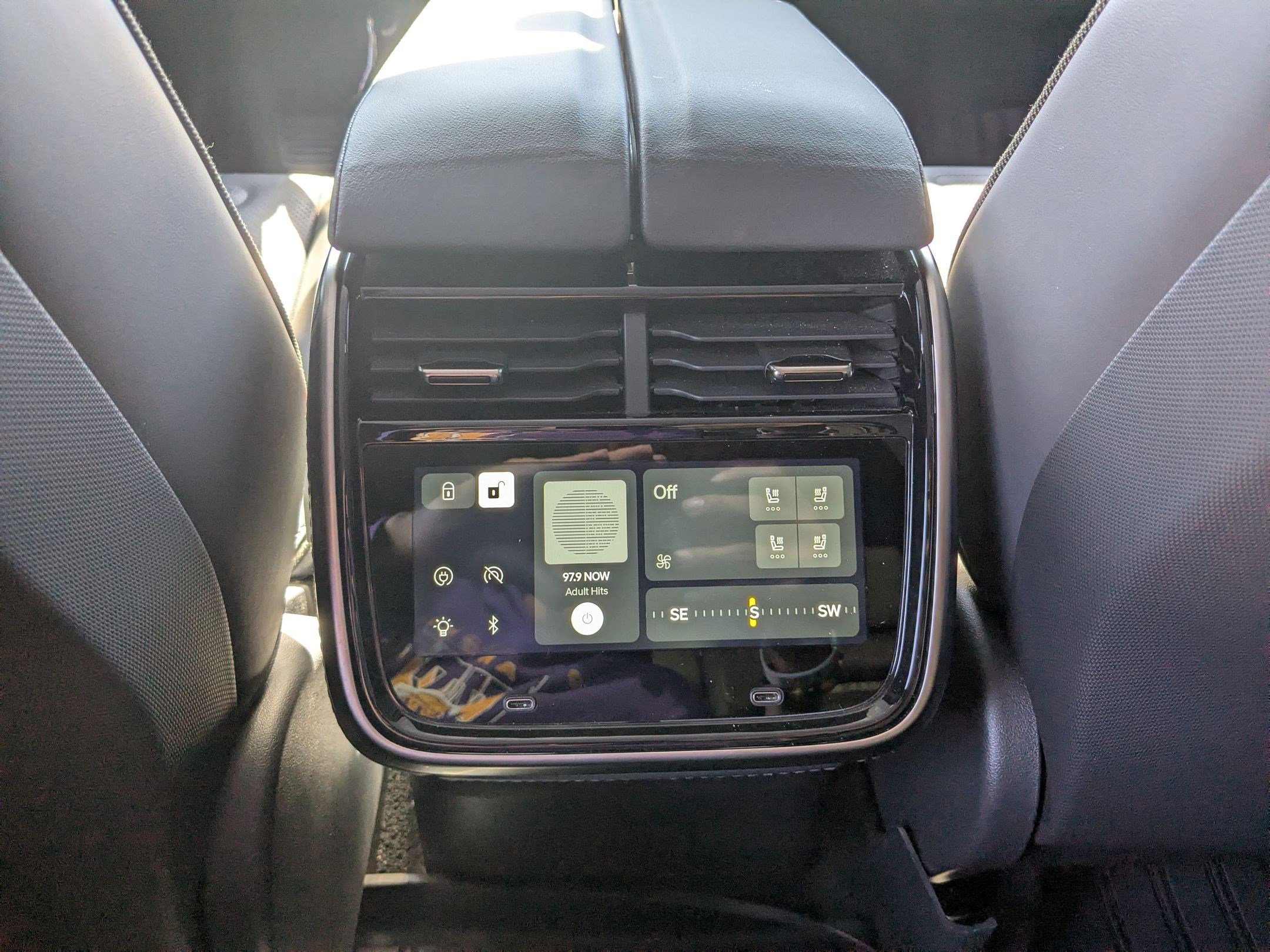 Used 2025 Rivian R1S Adventure AWD/4WD image 31