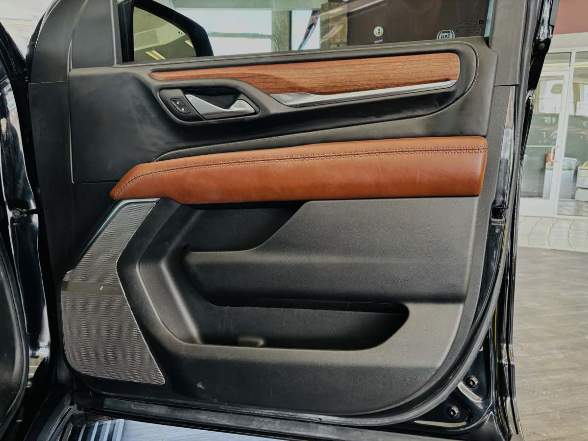 Used 2023 GMC Yukon Denali Ultimate AWD/4WD image 38