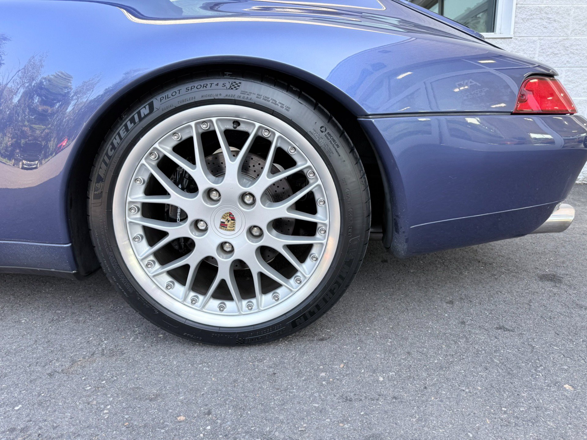 Used 1997 Porsche 911 Carrera RWD image 44