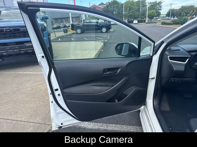 Used 2025 Toyota Corolla LE FWD image 12