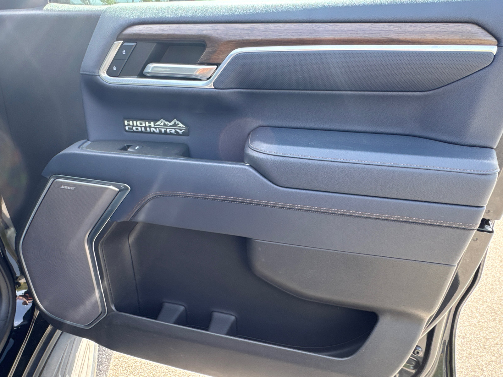 Used 2022 Chevrolet Silverado 1500 High Country w/ High Country Premium Package image 18