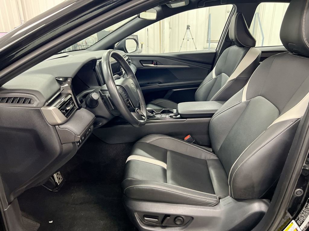 Used 2025 Toyota Camry SE FWD image 20