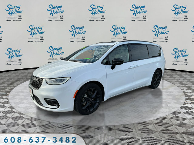 Used 2026 Chrysler Pacifica Limited w/ S Appearance Package
