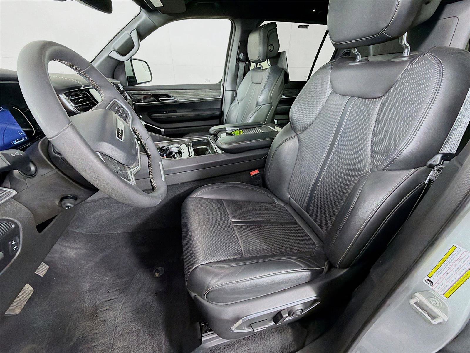 Used 2022 Jeep Wagoneer Series II w/ Rear Seat Video Group 1 image 11