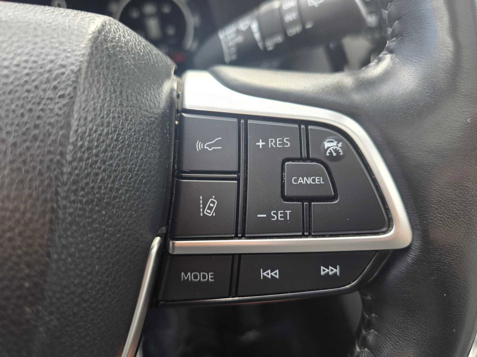 Used 2023 Toyota Highlander Platinum image 35