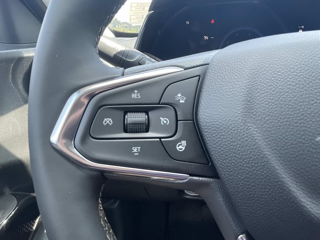 New 2026 Chevrolet Trax LT w/ Midnight Edition FWD image 25