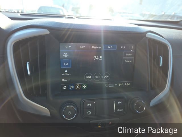 Used 2024 GMC Terrain SLT image 12