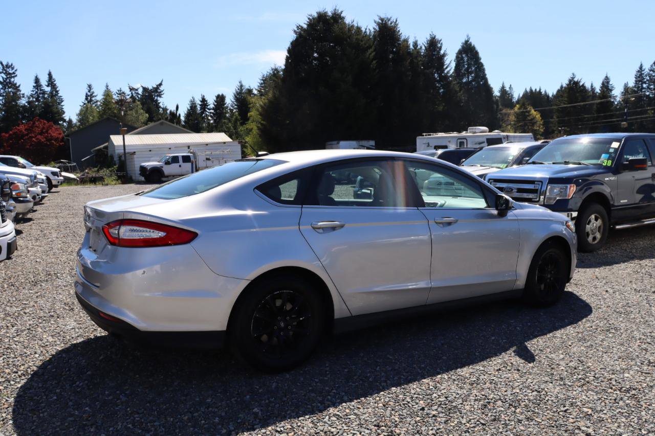 Used 2015 Ford Fusion S FWD image 4