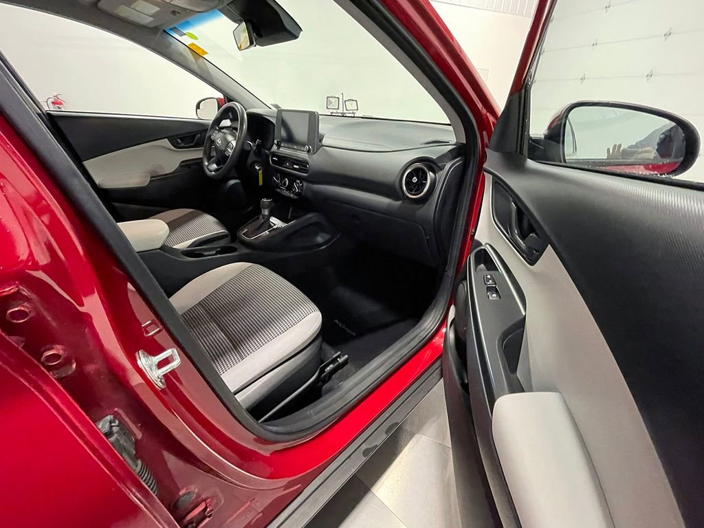 Used 2022 Hyundai Kona SE w/ Cargo Package AWD/4WD image 24