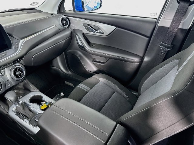Used 2024 Chevrolet Blazer LT w/ Convenience Package FWD image 24