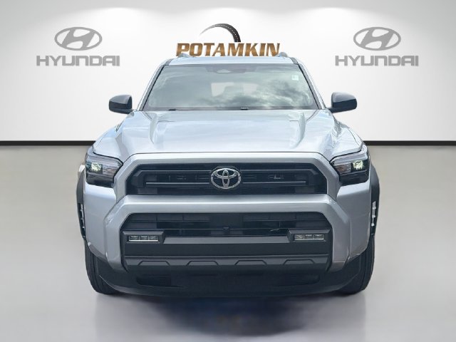 Used 2025 Toyota 4Runner SR5 AWD/4WD image 2