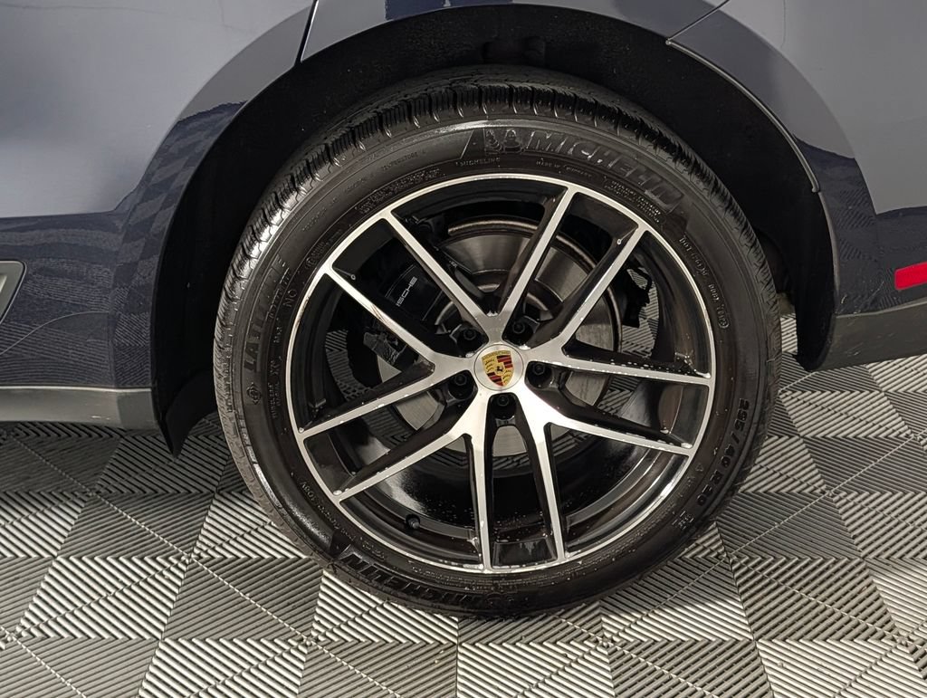 Certified 2023 Porsche Macan AWD/4WD image 12
